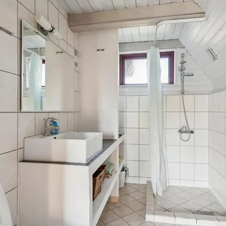 펜션 Charming Older Two-storey With Annex, Covered Terrace And Large Garden Close To The Beach, Forest And The Cosy Harbour Town Of 에벨토프트