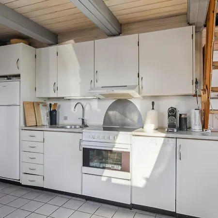 Charming Older Two-storey With Annex, Covered Terrace And Large Garden Close To The Beach, Forest And The Cosy Harbour Town Of 펜션 *