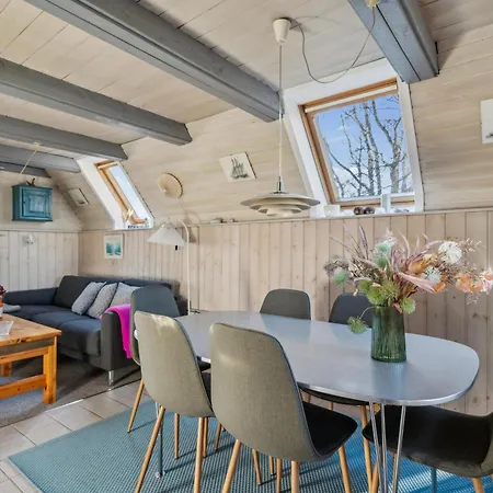 Charming Older Two-storey With Annex, Covered Terrace And Large Garden Close To The Beach, Forest And The Cosy Harbour Town Of 펜션 *