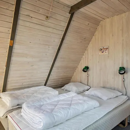 Charming Older Two-storey With Annex, Covered Terrace And Large Garden Close To The Beach, Forest And The Cosy Harbour Town Of 펜션 에벨토프트