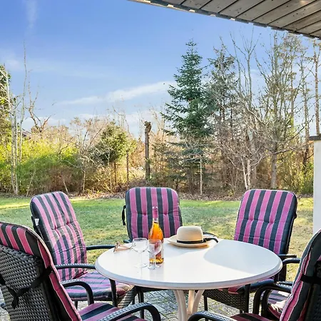 Charming Older Two-storey With Annex, Covered Terrace And Large Garden Close To The Beach, Forest And The Cosy Harbour Town Of 펜션 에벨토프트